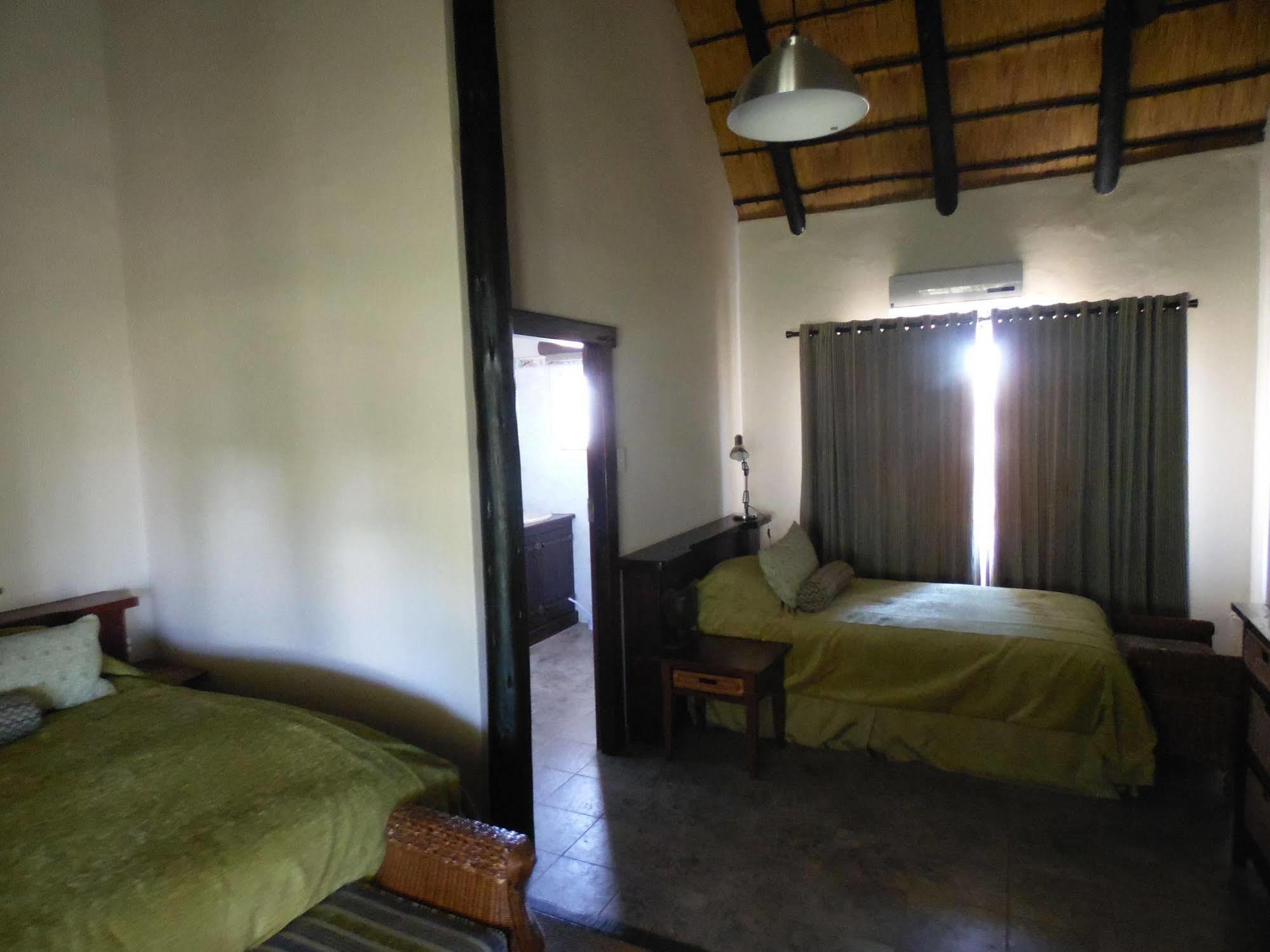 La Rochelle Lodge Okaukuejo Kültér fotó
